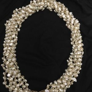 14k gold clasp and beads in natural pearls choker